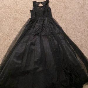 BLACK EVENING DRESS WITH SEE THROUGH EMBROIDERY